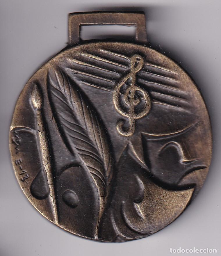 Medallas tem&aacute;ticas: MEDALLA CONMEMORATIVA PER 66 ANYS DE PASTORETS AL CASAL POPULAR DE RUBI 1990 (DIAMETRO 6cm)