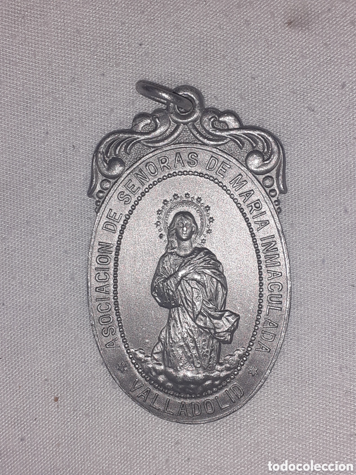Medallas tem&aacute;ticas: ANTIGUA MEDALLA. VALLADOLID. ASOCIACION SE&Ntilde;ORAS MARIA INMACULADA. 6 CM. PPIOS S. XX