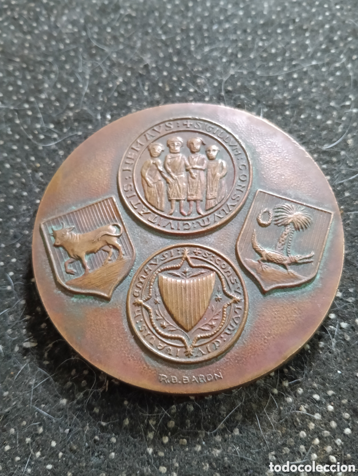 Medallas tem&aacute;ticas: Gran y pesada Medalla de la ciudad de Nimes en bronce, mide 7 cm de di&aacute;metro y 0,5 de grosor