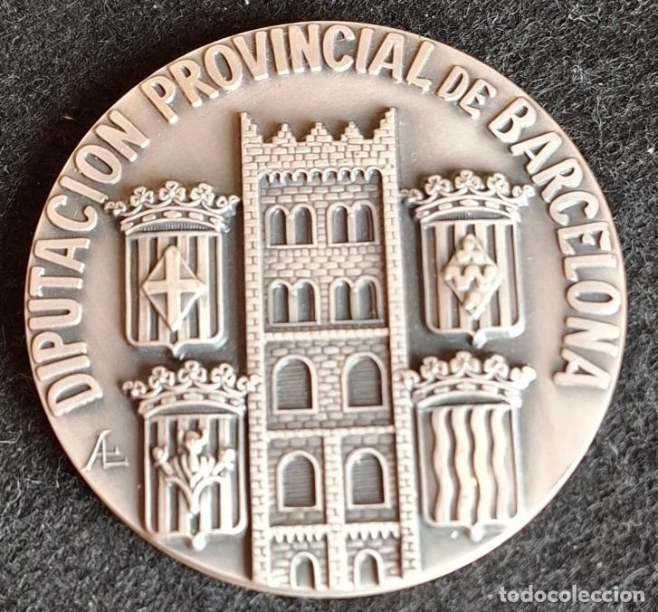 Medallas tem&aacute;ticas: (MEDN-260703)MEDALLA DE PLATA MILENARI DEL ABAD OLIBA centenario de Santa Mar&iacute;a de Ripoll (971-1971)