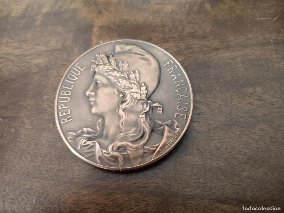 Medallas tem&aacute;ticas: Francia. Medalla en bronce, nominal para Jurado de tribunal. 1912. Muy buen estado.