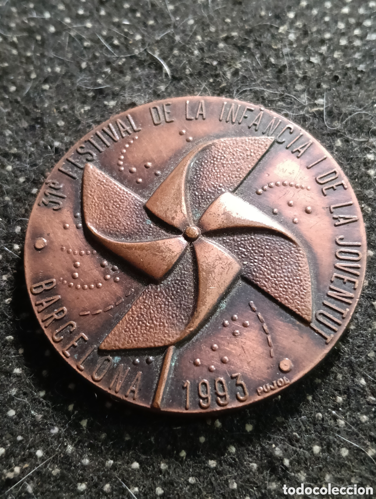 Medallas tem&aacute;ticas: Medalla 31&ordm; Festival de la Infancia y de la Juventud celebrado en Barcelona en el a&ntilde;o 1993. mide 5 c