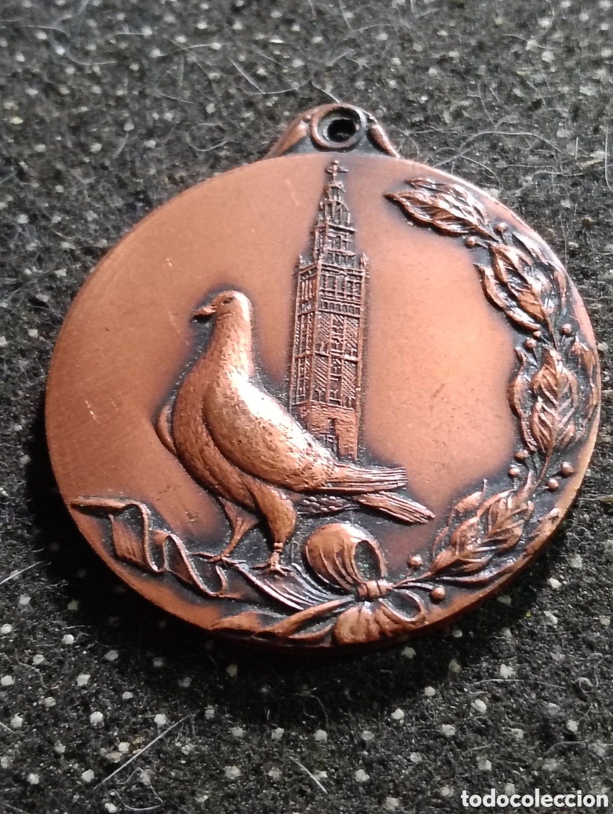 Medallas tem&aacute;ticas: Medalla de la Real Federaci&oacute;n Colomeofila Espa&ntilde;ola XI exposici&oacute;n 1976, mide 5 cm de di&aacute;metro