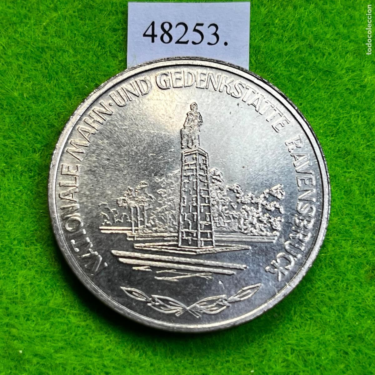Medallas tem&aacute;ticas: Medalla Alemania comunista, campo de concentraci&oacute;n de Ravensbr&uuml;ck, DDR, RDA