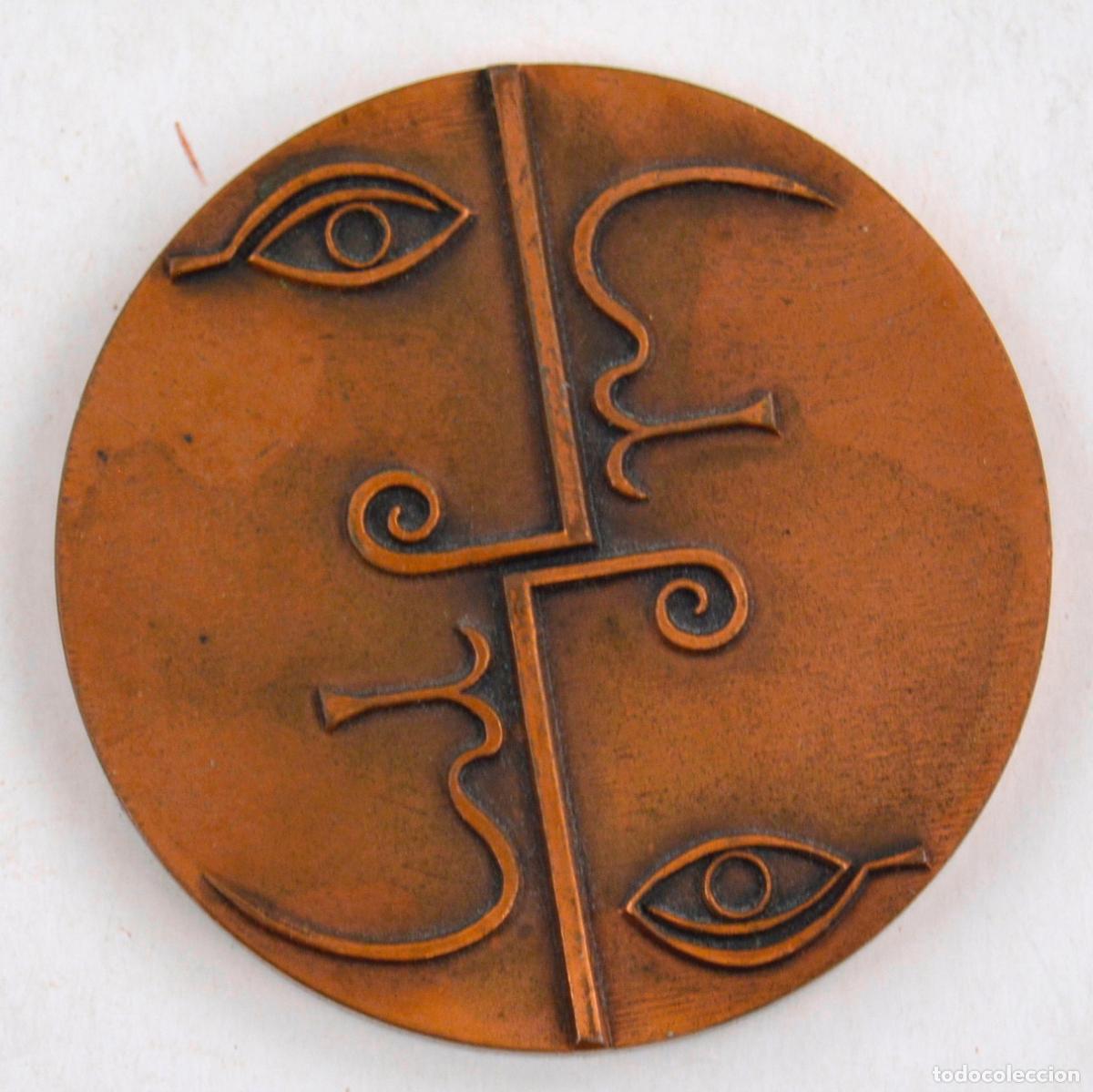 Medallas tem&aacute;ticas: Medalla Eros, 1977, Josep Maria Subirachs, 5 cm de di&aacute;metro.