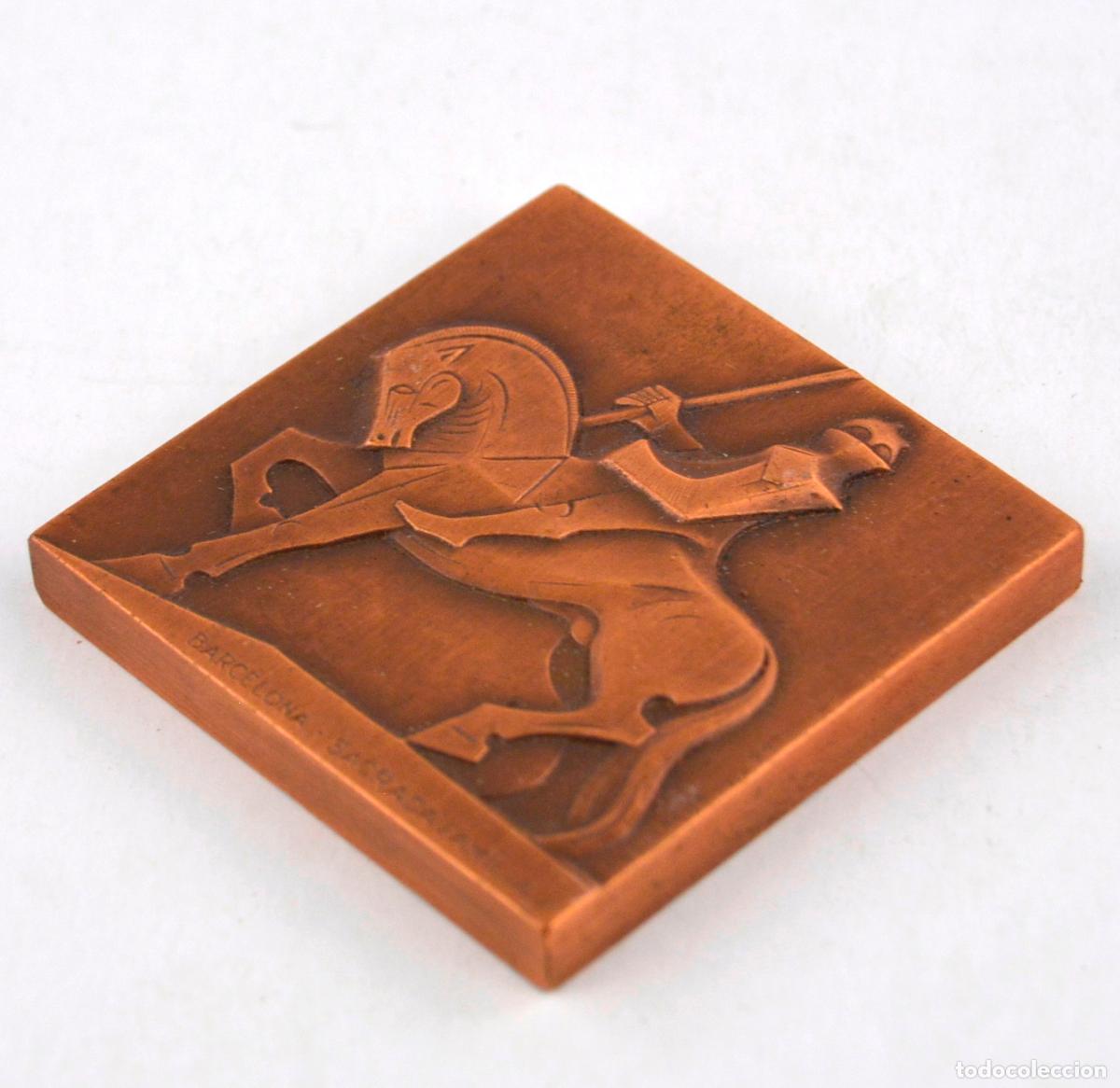 Medallas tem&aacute;ticas: Plaqueta Sant Jordi, Josep Maria Subirachs, 1994, Sagrada Fam&iacute;lia, Barcelona.