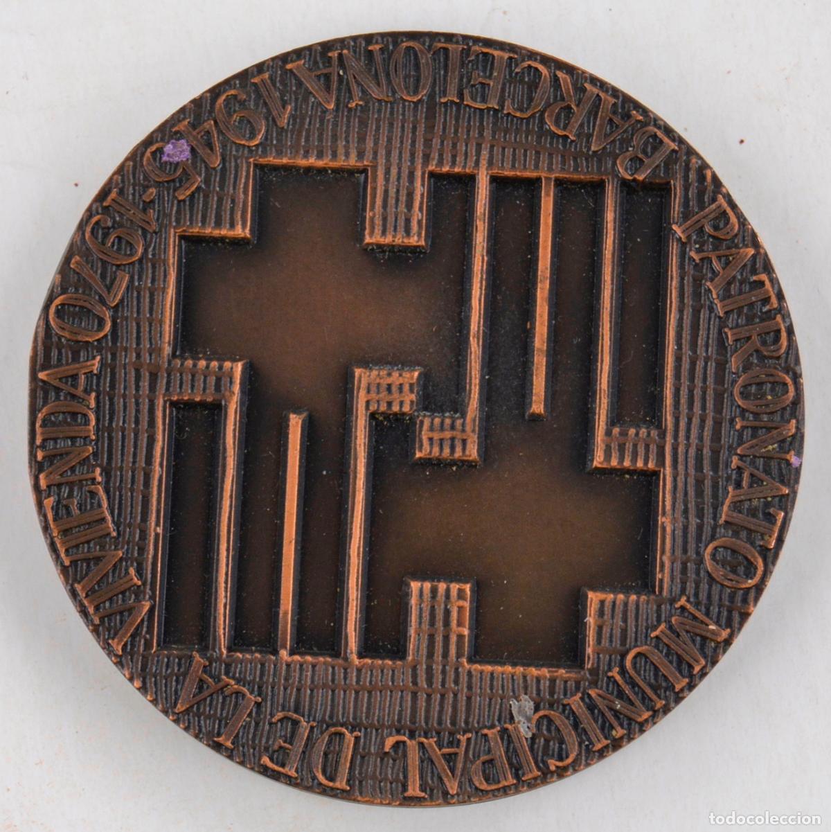 Medallas tem&aacute;ticas: Medalla Patronato Municipal de la Vivienda, 1945 - 1970, Josep Maria Subirachs, Barcelona.