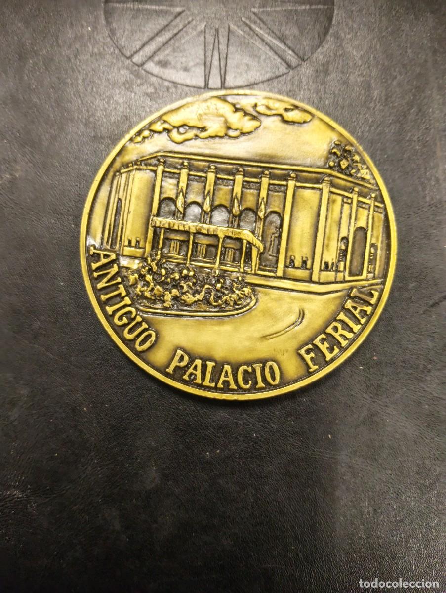 Medallas tem&aacute;ticas: MEDALLA DE MANO EN BRONCE PATINADO - ANTIGUO PALACIO FERIAL -FERIA MUESTRAS VALENCIA -XX ANIVERSARIO