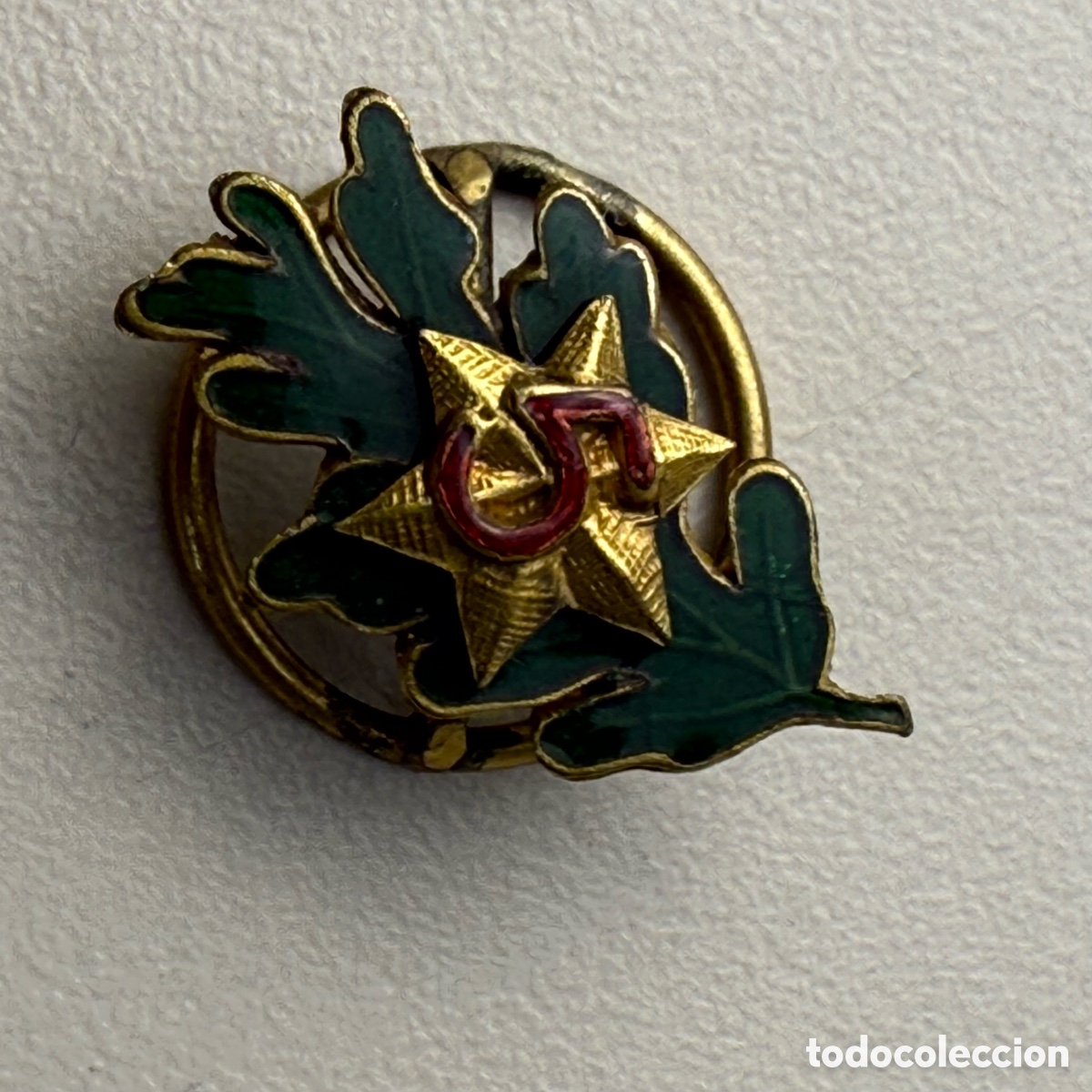 Medallas tem&aacute;ticas: Insignia de hojal de los a&ntilde;os 50. Buen trabajo.
