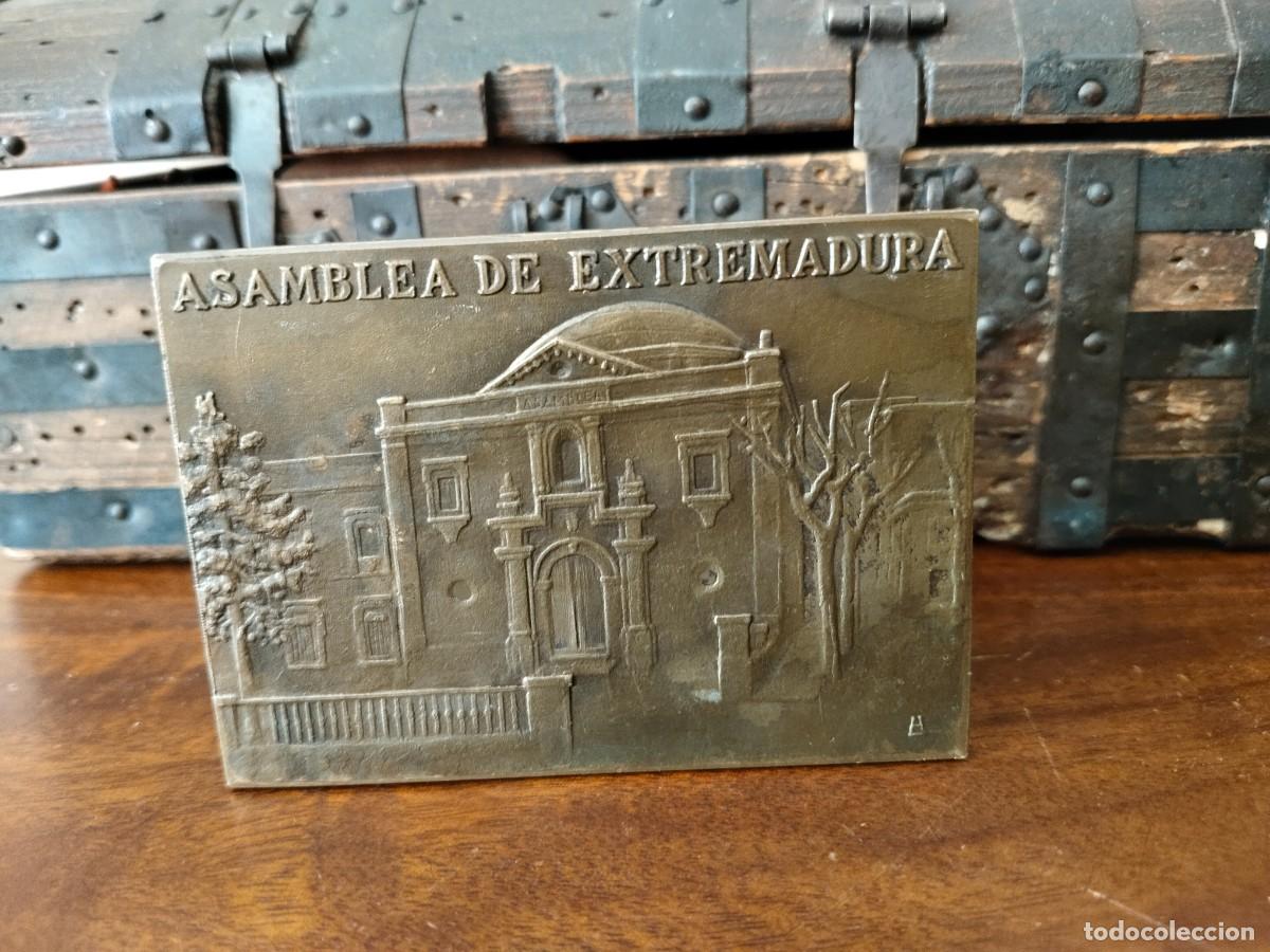 Medallas tem&aacute;ticas: Medalla placa en bronce Asamblea de Extremadura. 21 de mayo 1985.