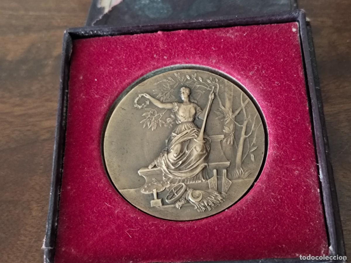 Medallas tem&aacute;ticas: Medalla en bronce. Francia, Exposici&oacute;n Artesanato. Mont de Marsan. 1928.