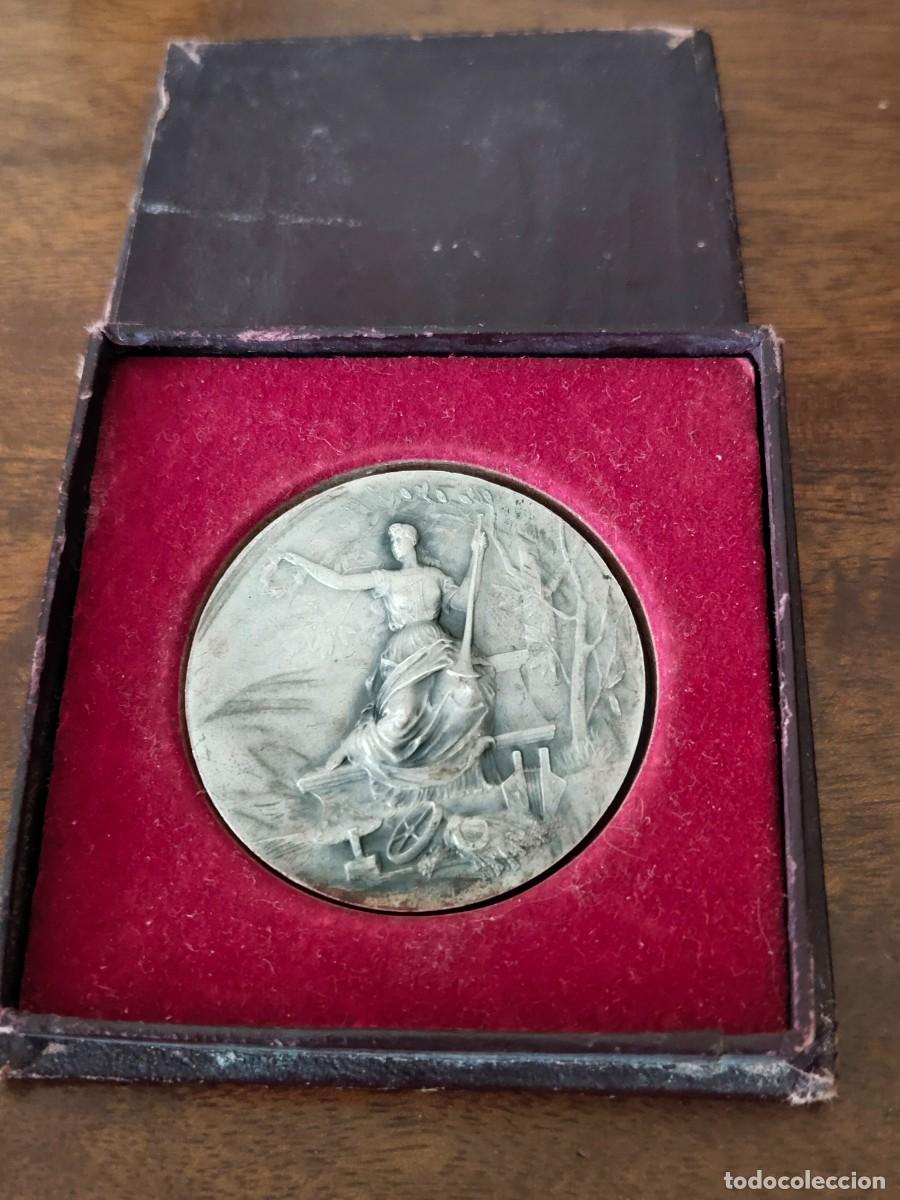 Medallas tem&aacute;ticas: Medalla en bronce plateado. Exposici&oacute;n Artesanato. Francia. Mont de Marsan 1928.