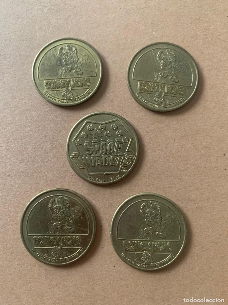 Medallas tem&aacute;ticas: 5 Fichas/Monedas Donkey Kong / Space Invaders 1982 Expo Universal Knoxville, Tennessee
