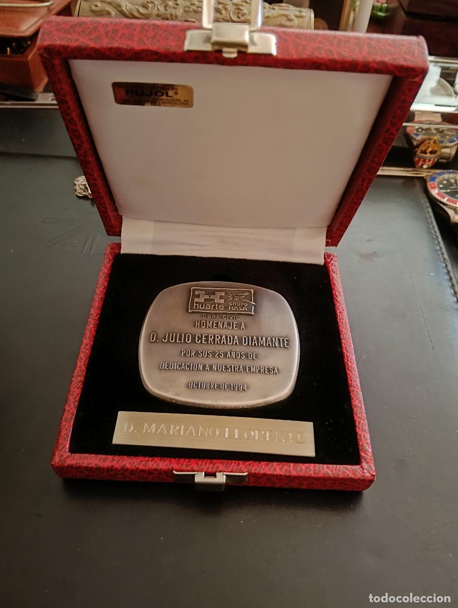 Medallas tem&aacute;ticas: RARA MEDALLA DE MANO EN PLATA GRUPO HUARTE HASA HOMENAJE XXV A&Ntilde;OS DEDICACION JULIO CERRADA DIAMANTE