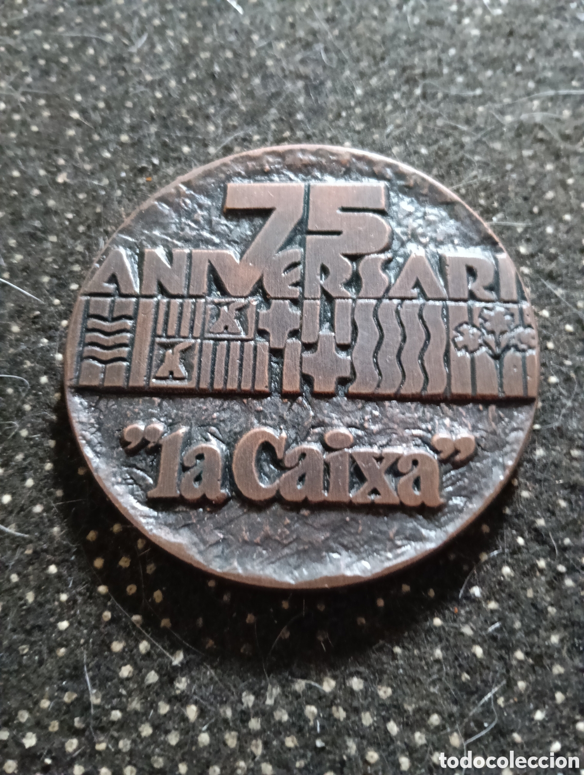 Medallas tem&aacute;ticas: Medalla del 75 aniversario de la Caixa en bronce 1904-1979, mide 5,5 cm de di&aacute;metro