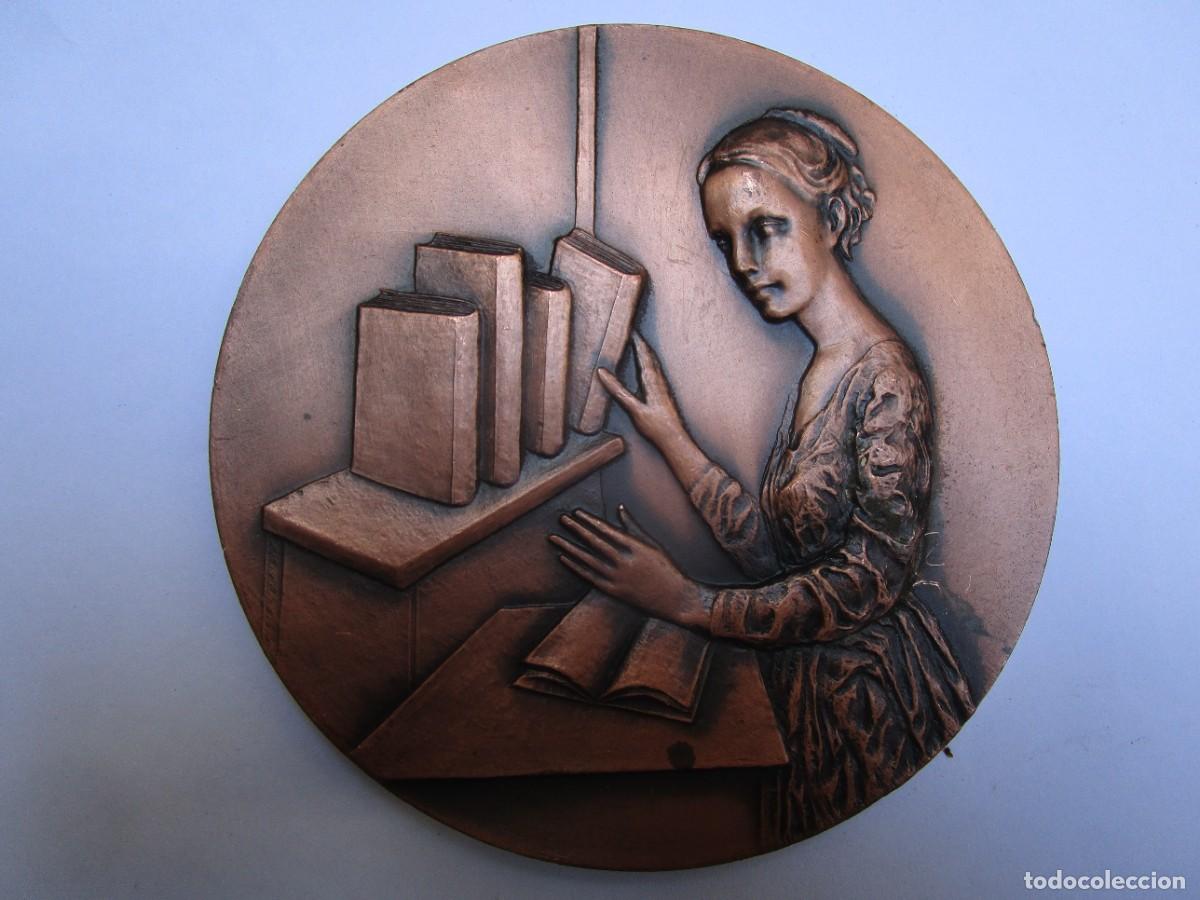 Medallas tem&aacute;ticas: Bibliofilia - medalla bronce XXV FIRA DEL LLIBRE D'OCASIO ANTIC I MODERN 1961 - 300GR 9CM CANTO LISO