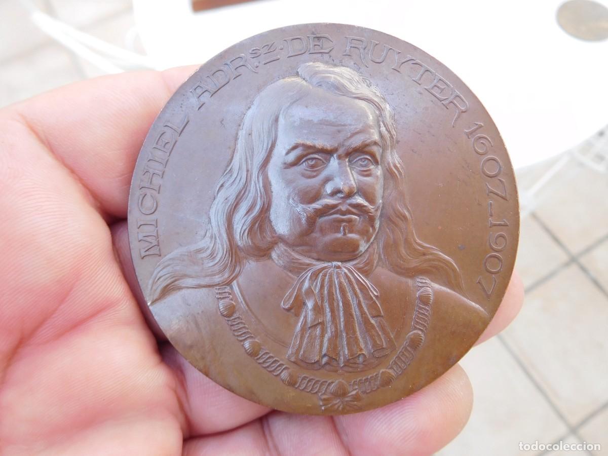 Medallas tem&aacute;ticas: Medalla de bronce. Almirante holandes Michiel de Ruyter 1607 1907. Jacob Jan Van Goor