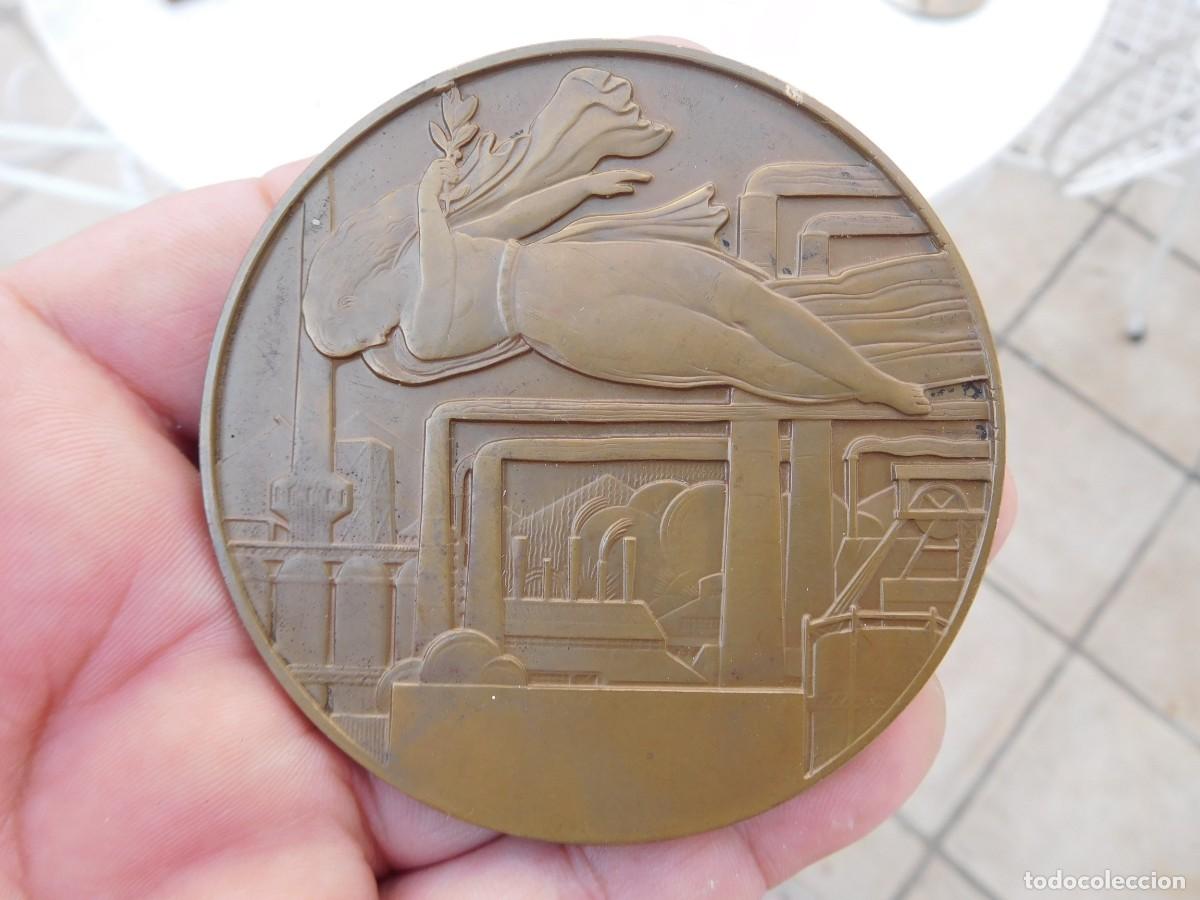 Medallas tem&aacute;ticas: Medalla de bronce. Villa de Charleroi. RAU