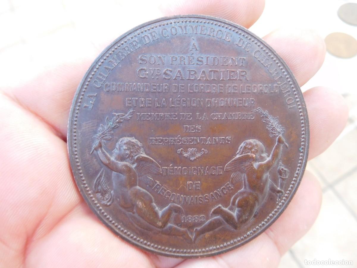 Medallas tem&aacute;ticas: Medalla de bronce. La c&aacute;mara de comercio de Charleroi a su presidente Sabatier 1882. Charles Wiener