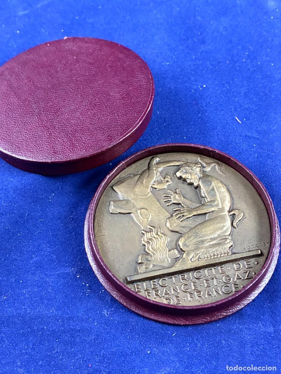 Medallas tem&aacute;ticas: Medalla Bronce EDF GDF Electricit&eacute; Gaz De France Henri Dropsy c. 1950 Con Estuche 55mm Muy Bueno