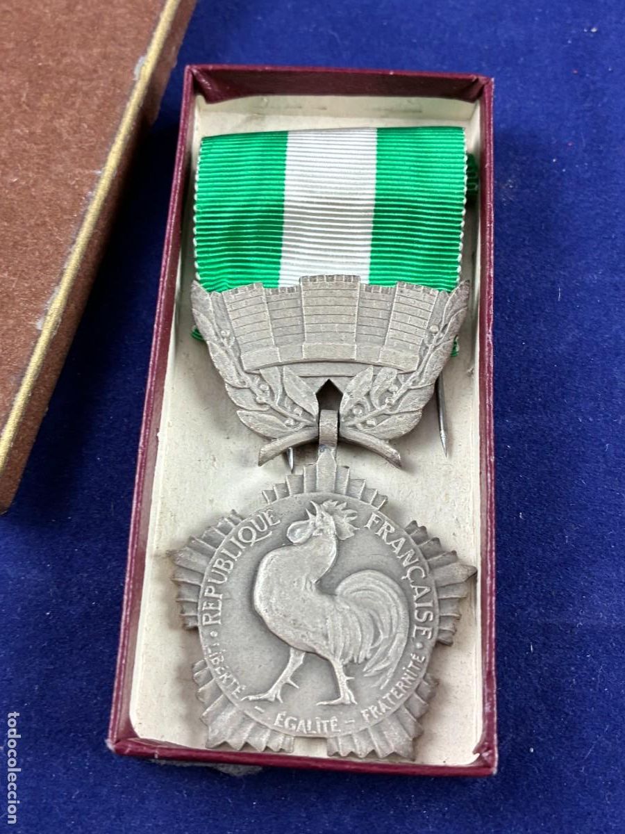 Medallas tem&aacute;ticas: Medalla Condecoraci&oacute;n Honor Colectividades Locales Francia c. 1960 Con Estuche. Muy Bueno