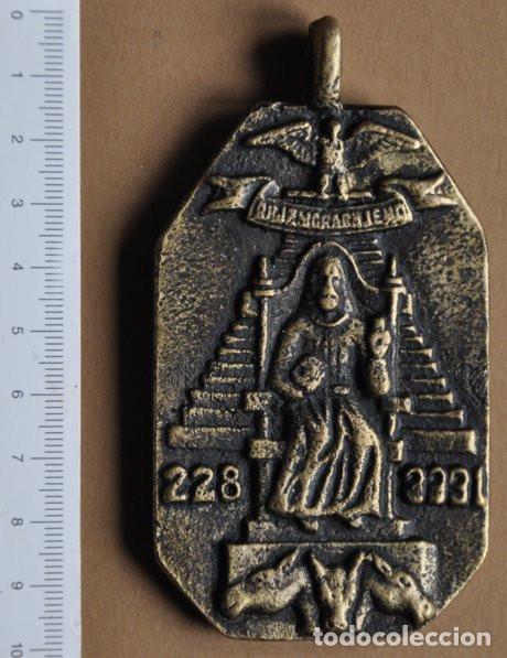 Medallas tem&aacute;ticas: ANMULETO FILIPINO - CRISTO REY DE BRONCE