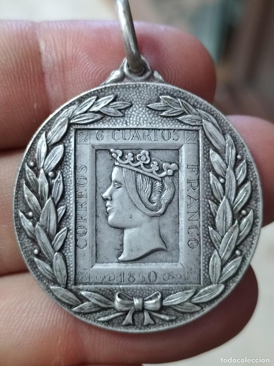 Medallas tem&aacute;ticas: Antigua medalla . Sello correos 6 cuartos 1850. Isabel ii