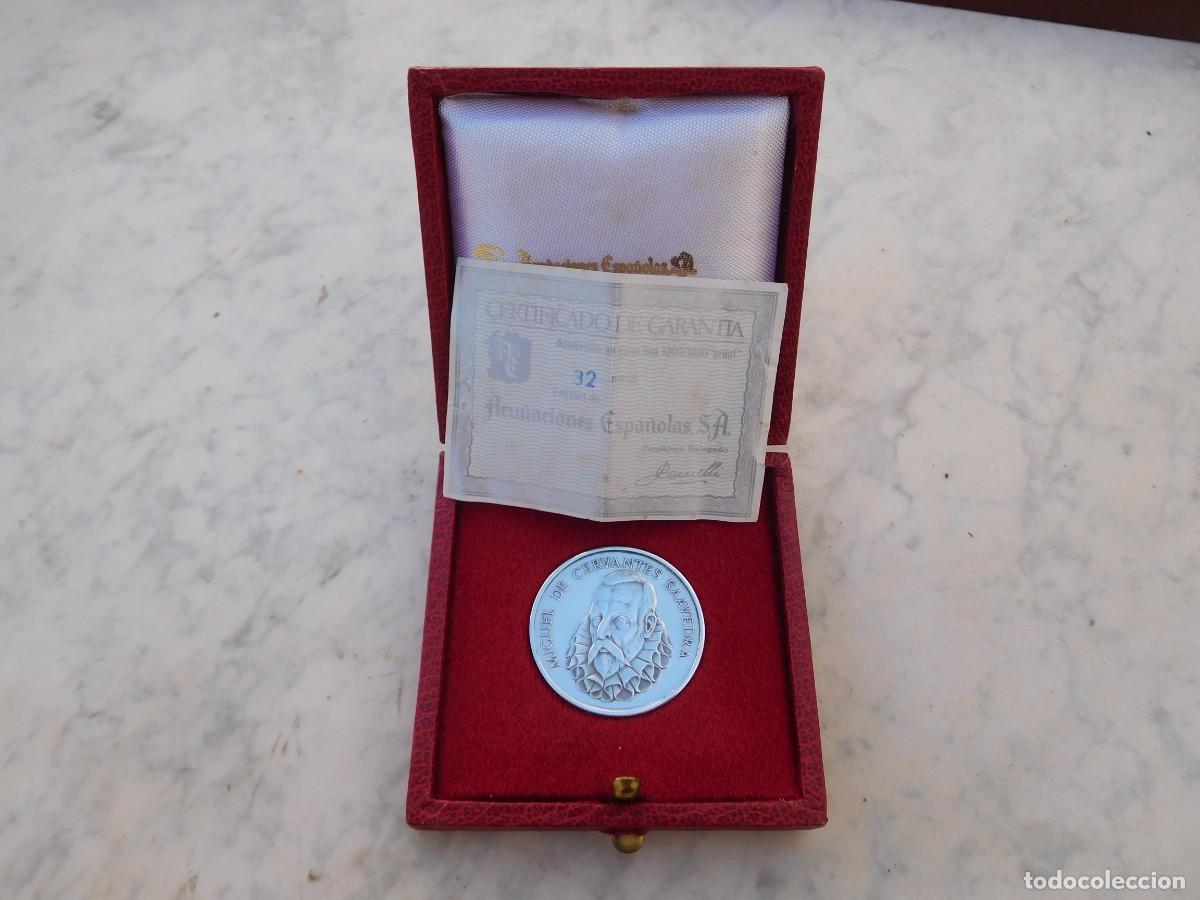 Medallas tem&aacute;ticas: Medalla de plata Miguel de Cervantes y Saavedra con su estuche