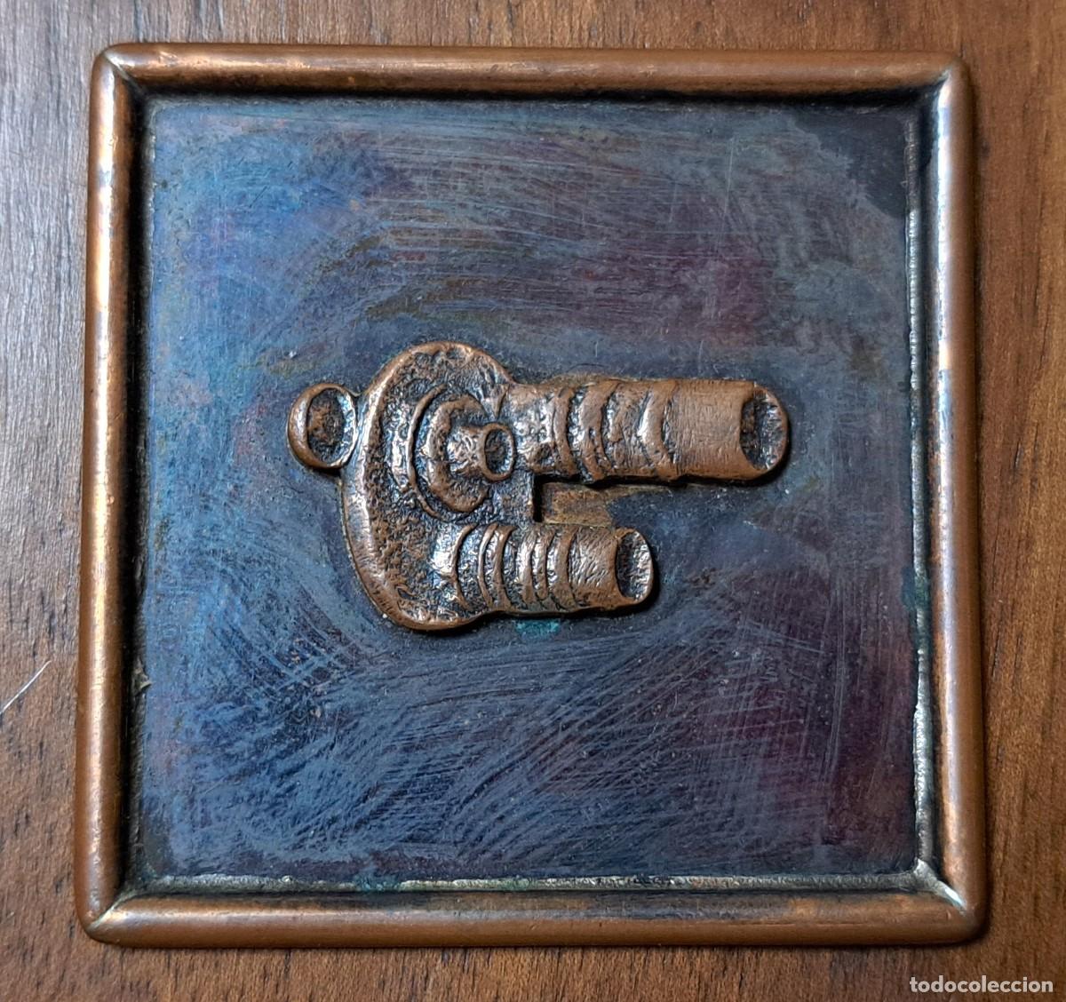 Medallas tem&aacute;ticas: Placa conmemorativa de cobre de la pel&iacute;cula &ldquo;Quimera Medieval&rdquo; (Pruna Films).