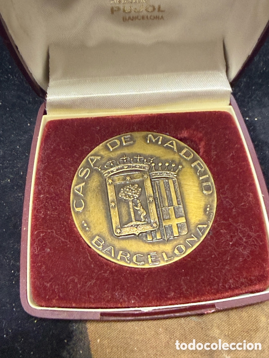 Medallas tem&aacute;ticas: Antigua medalla casa de Madrid Barcelona, en agradecimiento a Mar&iacute;a Cofan