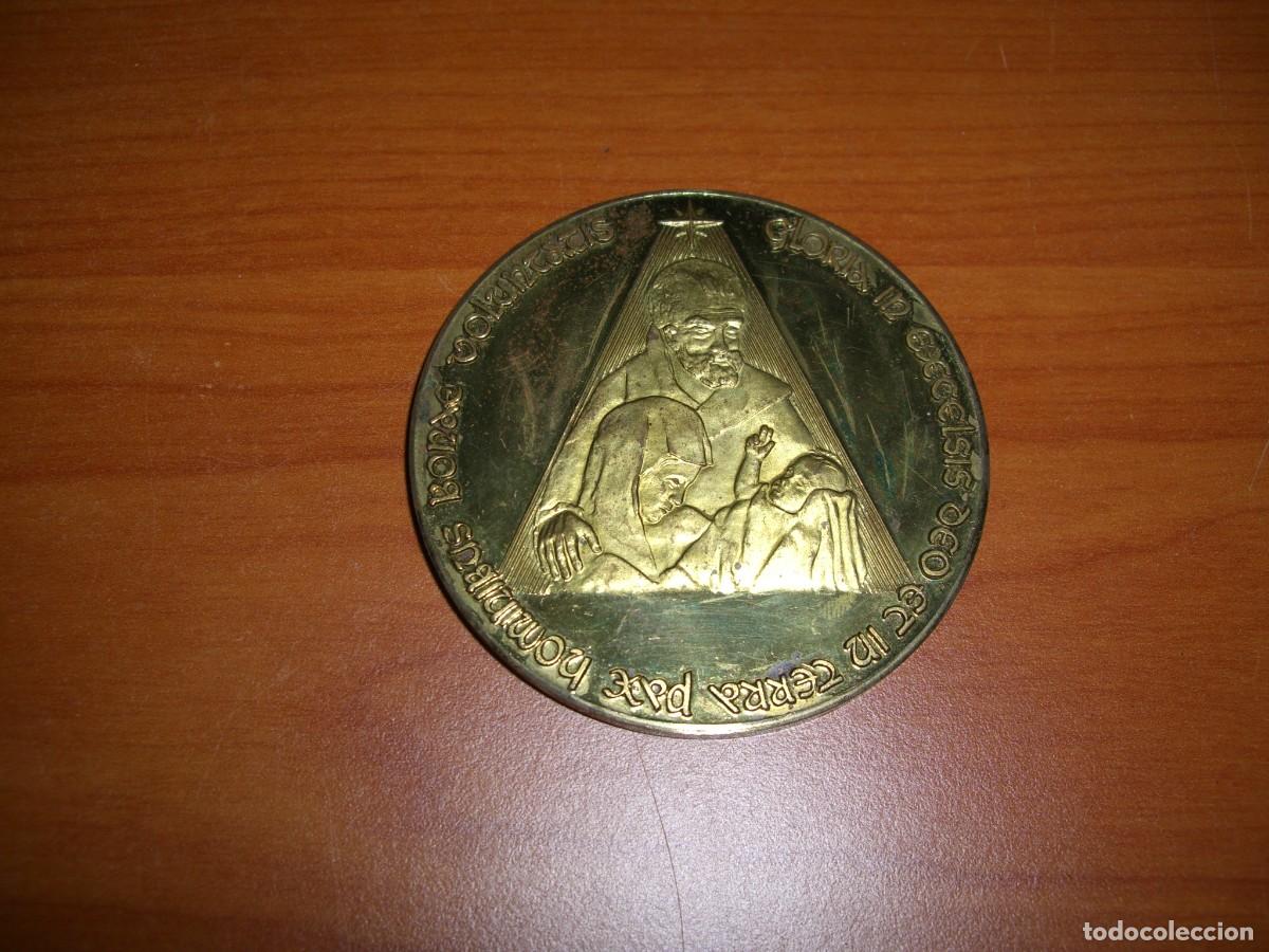 Medallas tem&aacute;ticas: MEDALLA SAGRADA FAMILIA NAVIDAD