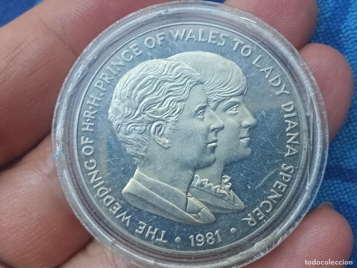 Medallas tem&aacute;ticas: Reino Unido. Pr&iacute;ncipe Carlos de Inglaterra y Lady Diana. Medalla Boda real 1981