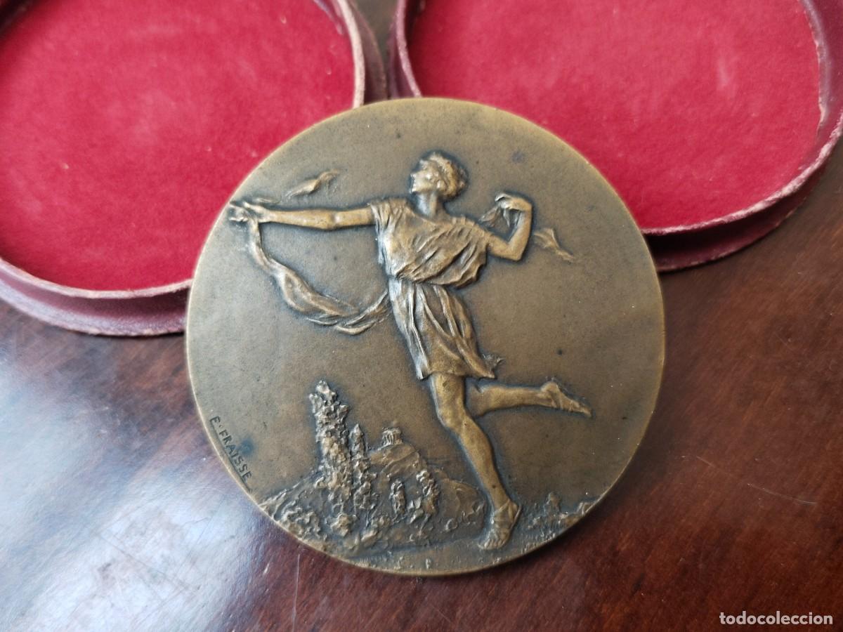 M&eacute;dailles th&eacute;matiques: Medalla en Bronce Educaci&oacute;n F&iacute;sica. Otorgada por el Ministro. Francia. Ver.