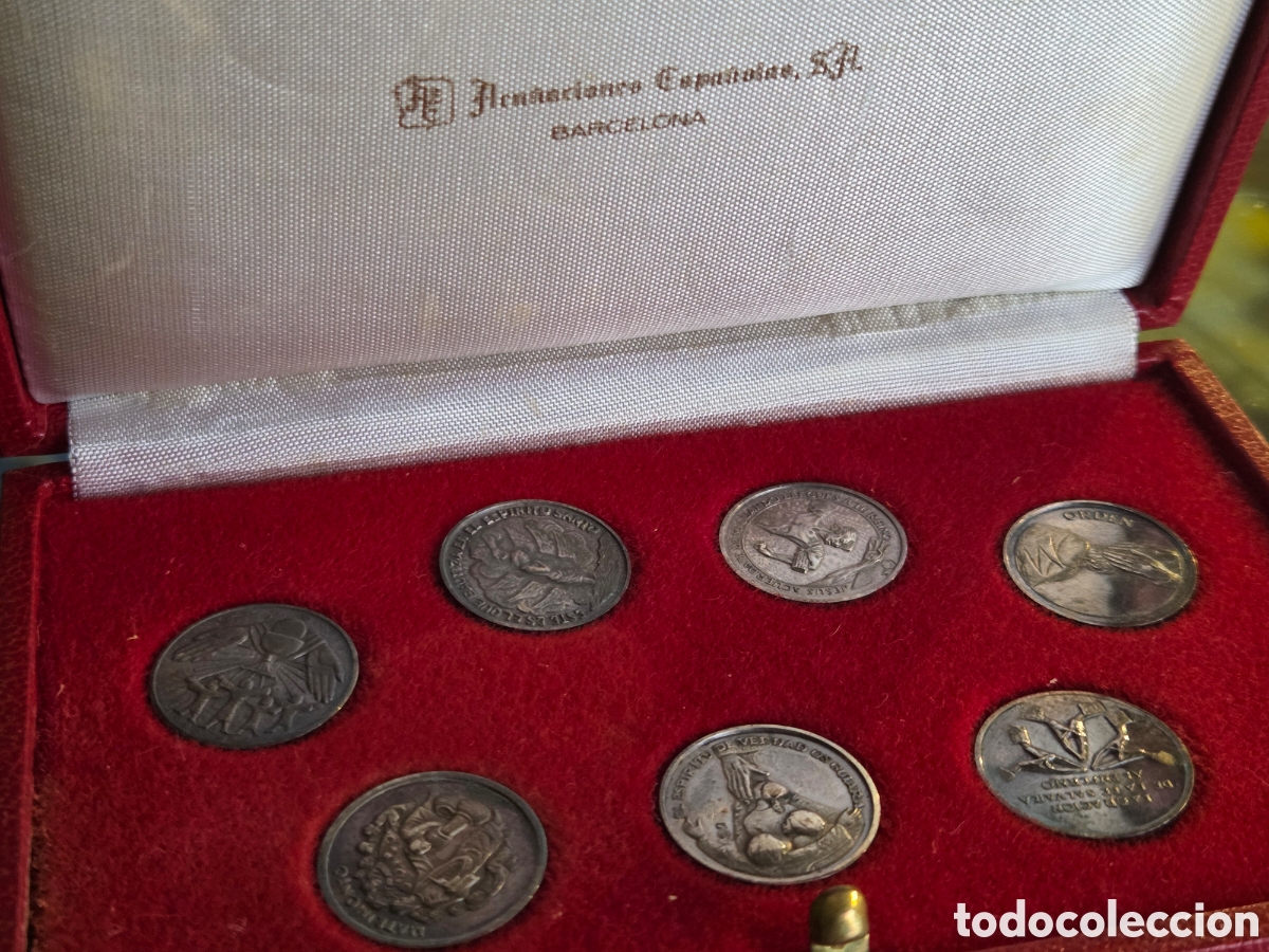 Medaglie tematiche: ESTUCHE CON 7 MEDALLAS DE PLATA &rdquo;Sacramentos&rdquo; Acu&ntilde;aciones Espa&ntilde;olas