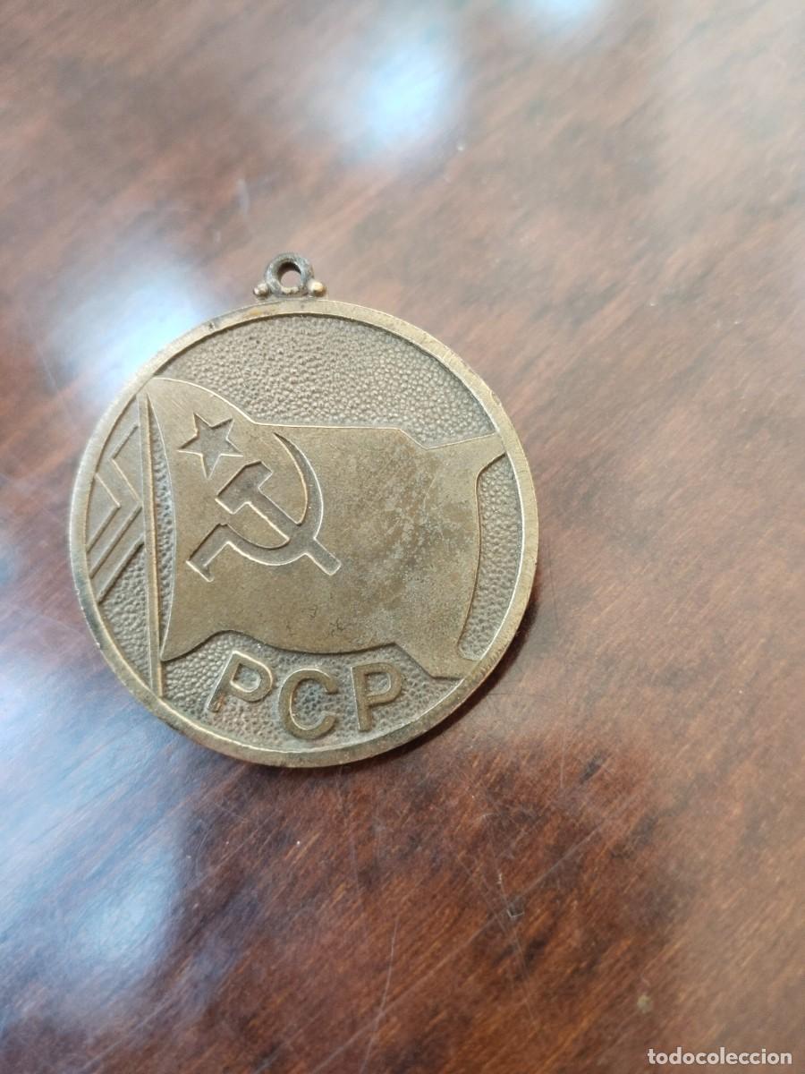 Medalhas tem&aacute;ticas: Medalla Llavero del Partido Comunista de Portugal. Lema en reverso.