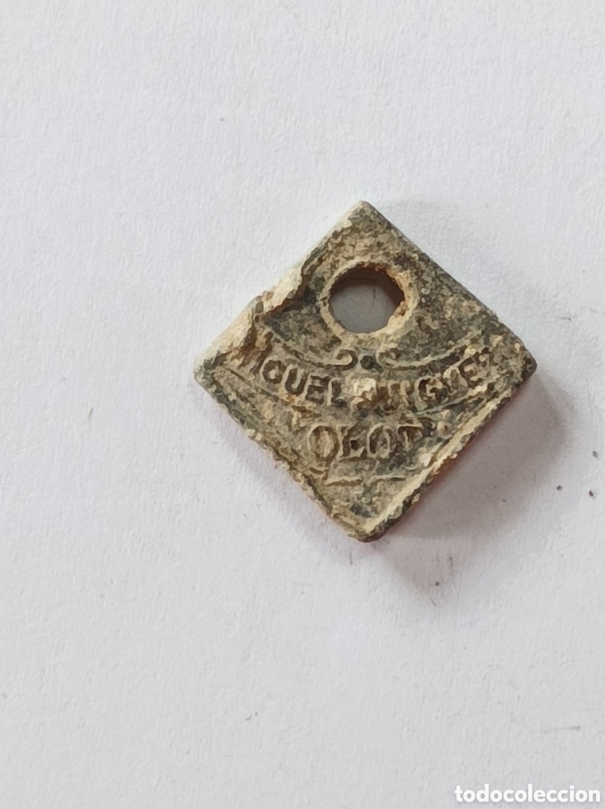Medallas tem&aacute;ticas: MIQUEL PUIGVERT. OLOT. ANTIGUO SELLO DE PLOMO O MARCHAMO. PRECINTO.