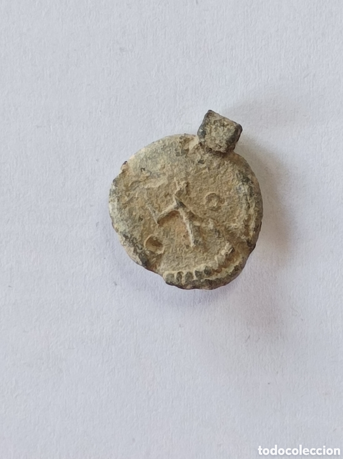 Medallas tem&aacute;ticas: MONIGRAMA SIN IDENTIFICAR. MUY ANTIGUO SELLO DE PLOMO O MARCHAMO. PRECINTO.