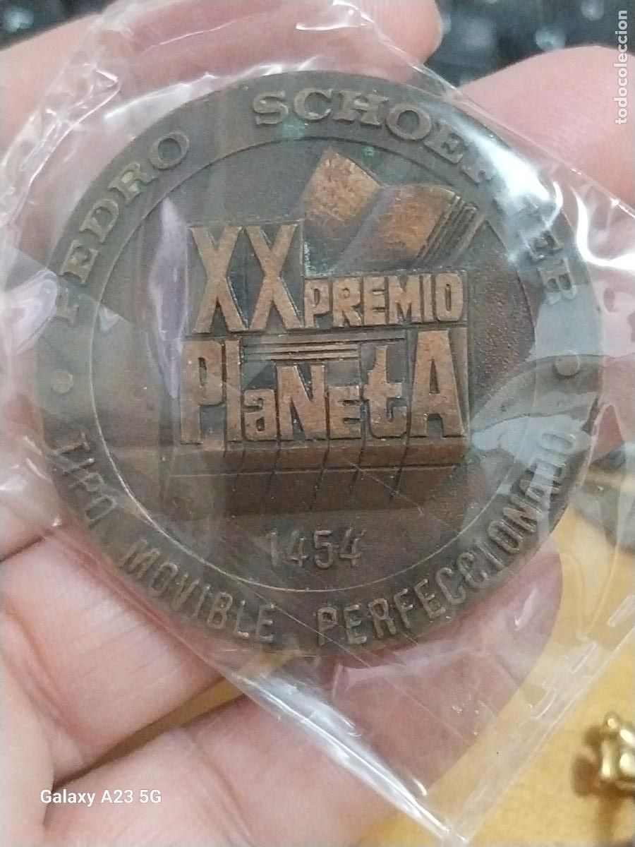 Medallas tem&aacute;ticas: PREMIOS PLANETA MEDALLA DE MANO A&Ntilde;O 1971 TONO COBRIZO 5CMS BONITO RELIEVE
