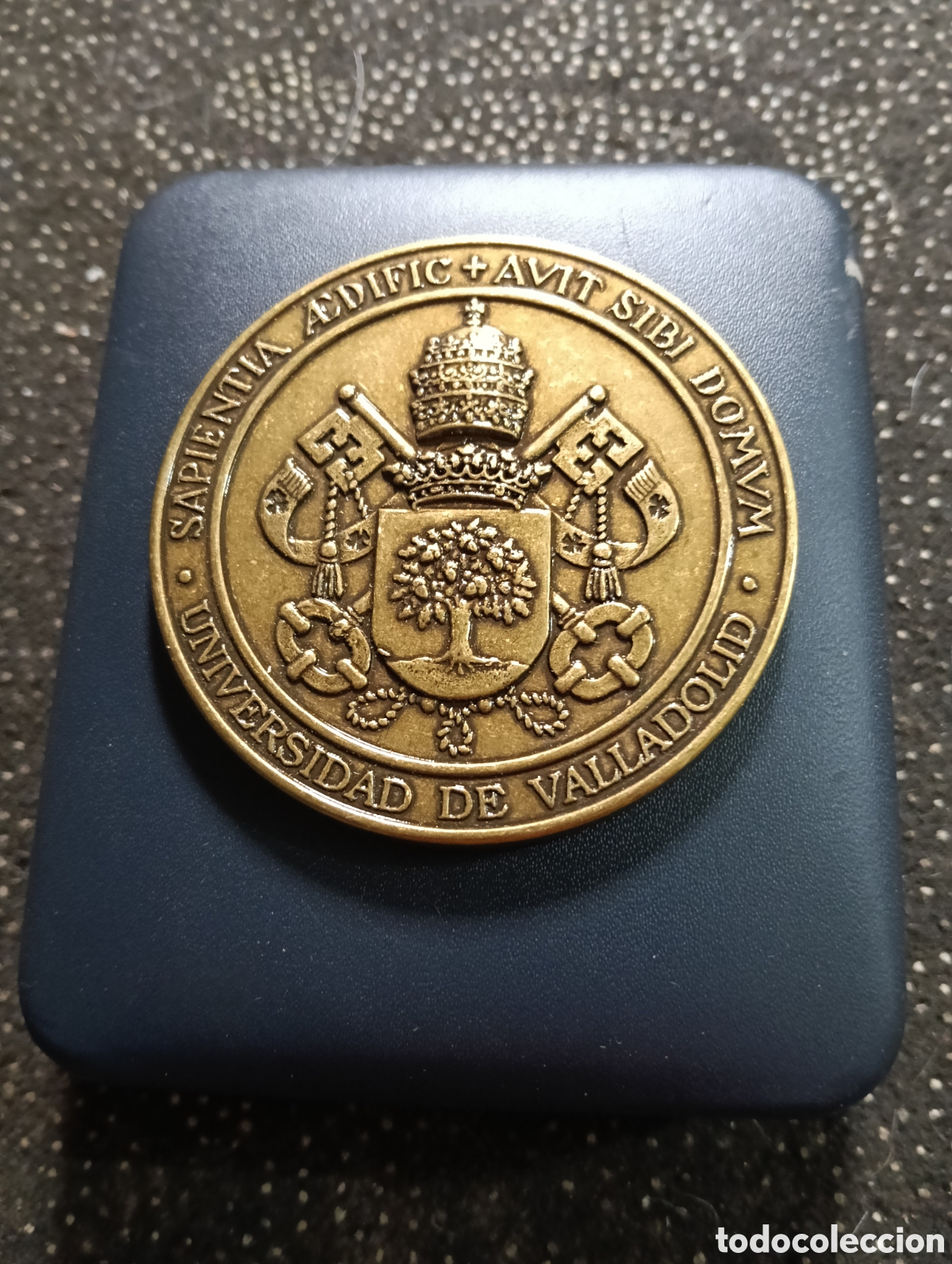 Medallas tem&aacute;ticas: Las Bodas de oro Promoci&oacute;n de Derecho Universidad de Valladolid mide 6 cm con la caja original.