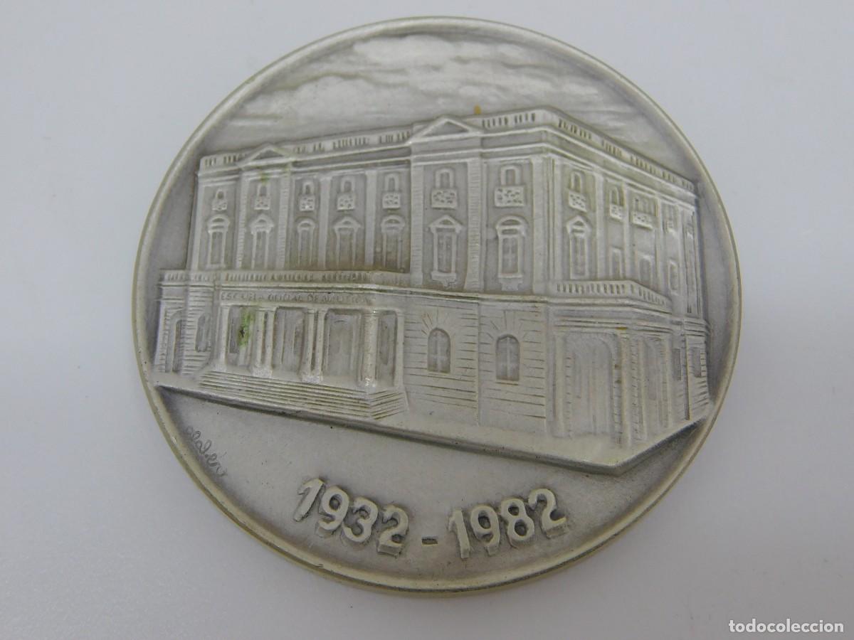 Medallas tem&aacute;ticas: MEDALLA DE PLATA - ESCUELA SUPERIOR DE LA MARINA CIVIL - BARCELONA