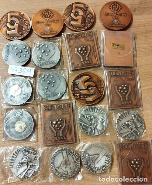Medallas tem&aacute;ticas: Lote con 5 Medallas de cada de MAQUINARIA TEXTIL'72 (plateada), FIRA DE MOSTRES'87....