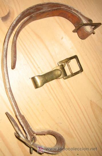Militaria: Portasable de cuero blanco - Foto 1
