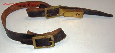 Militaria: Portasable de cuero negro. - Foto 1