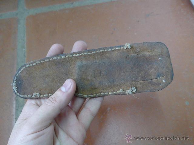 Militaria: Antigua funda de cuchillo de cuero marron - Foto 2