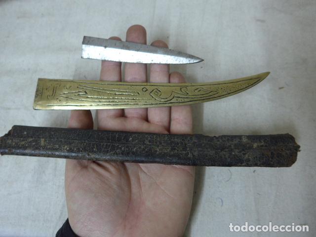 Militaria: Lote de hoja de cuchillo y resto de funda. - Foto 2