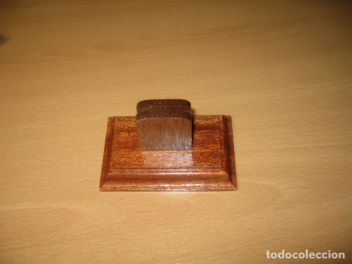 Militaria: MINI EXPOSITOR DE MADERA - Foto 1