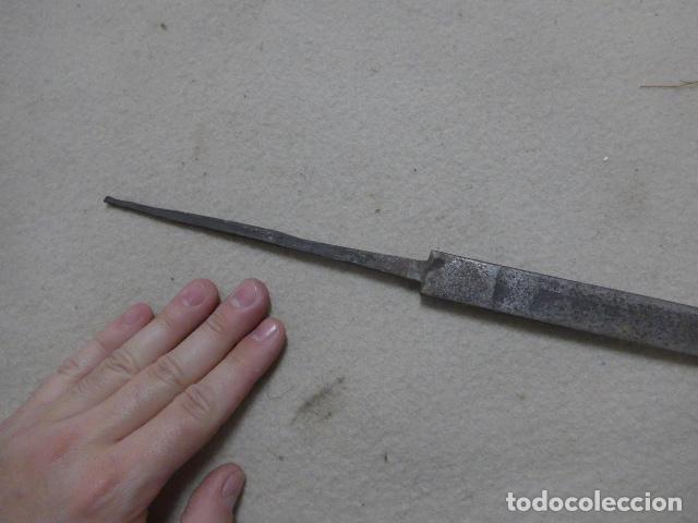 Militaria: Antigua hoja de espada espa&ntilde;ola, original. - Foto 2