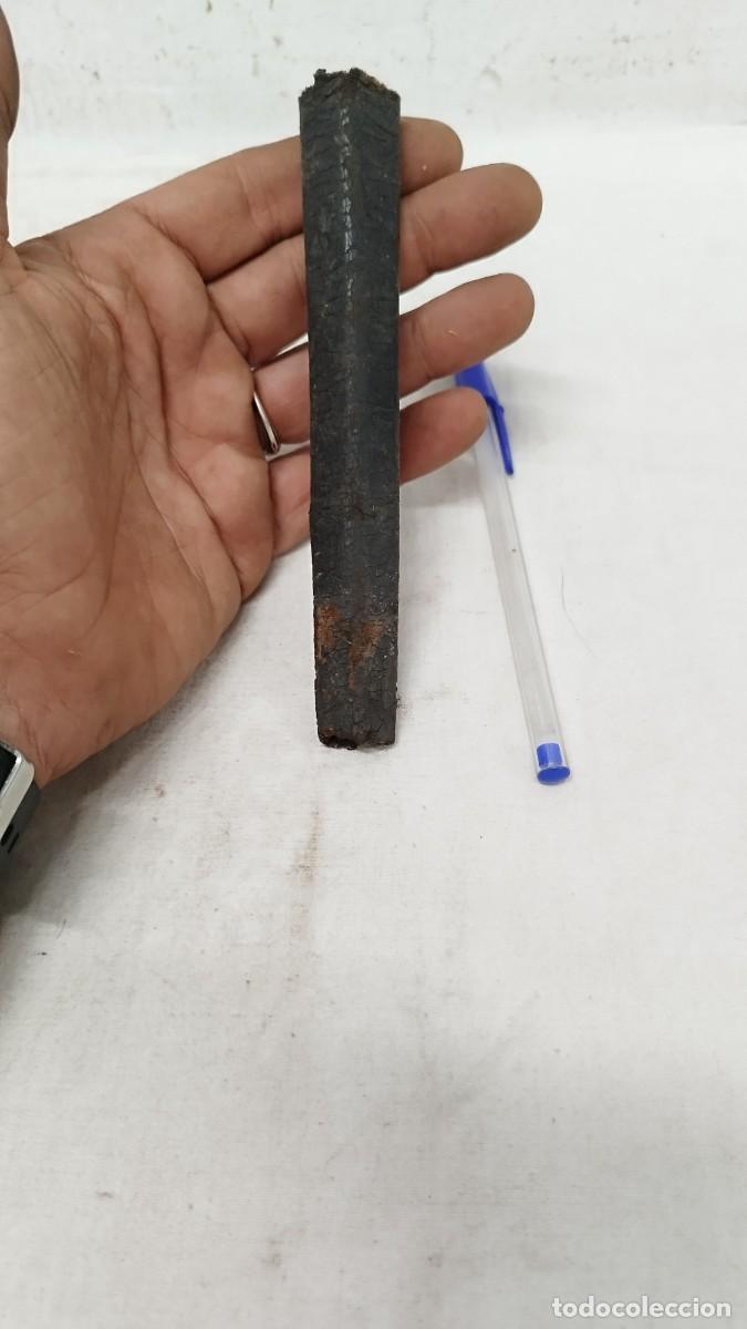 Militaria: Antigua funda de cuero de cuchillo,hoja triangular - Foto 1