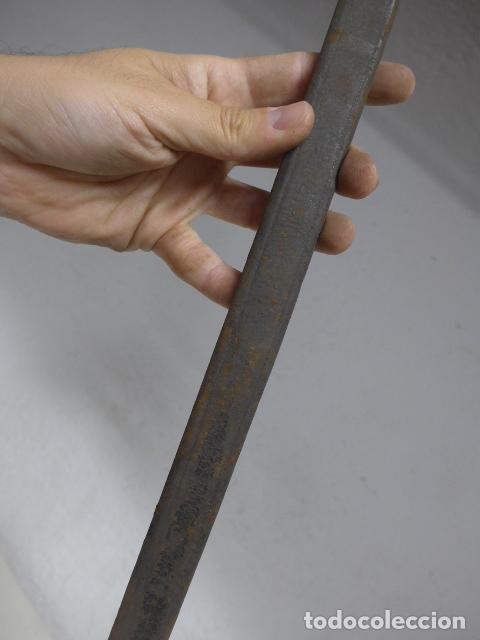 Militaria: Antigua funda de cuero de espada, original. - Foto 3
