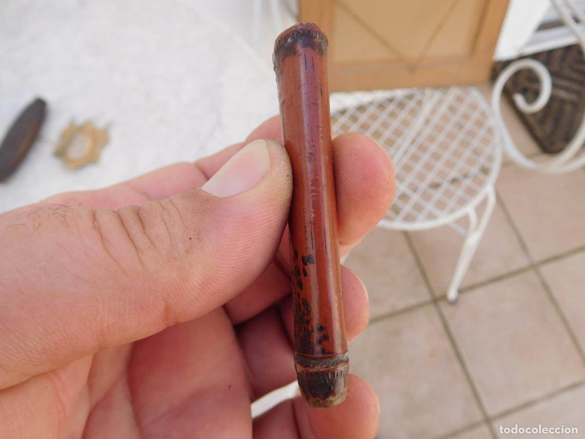 Militaria: Kozuka antiguo de madera lacada - Foto 3